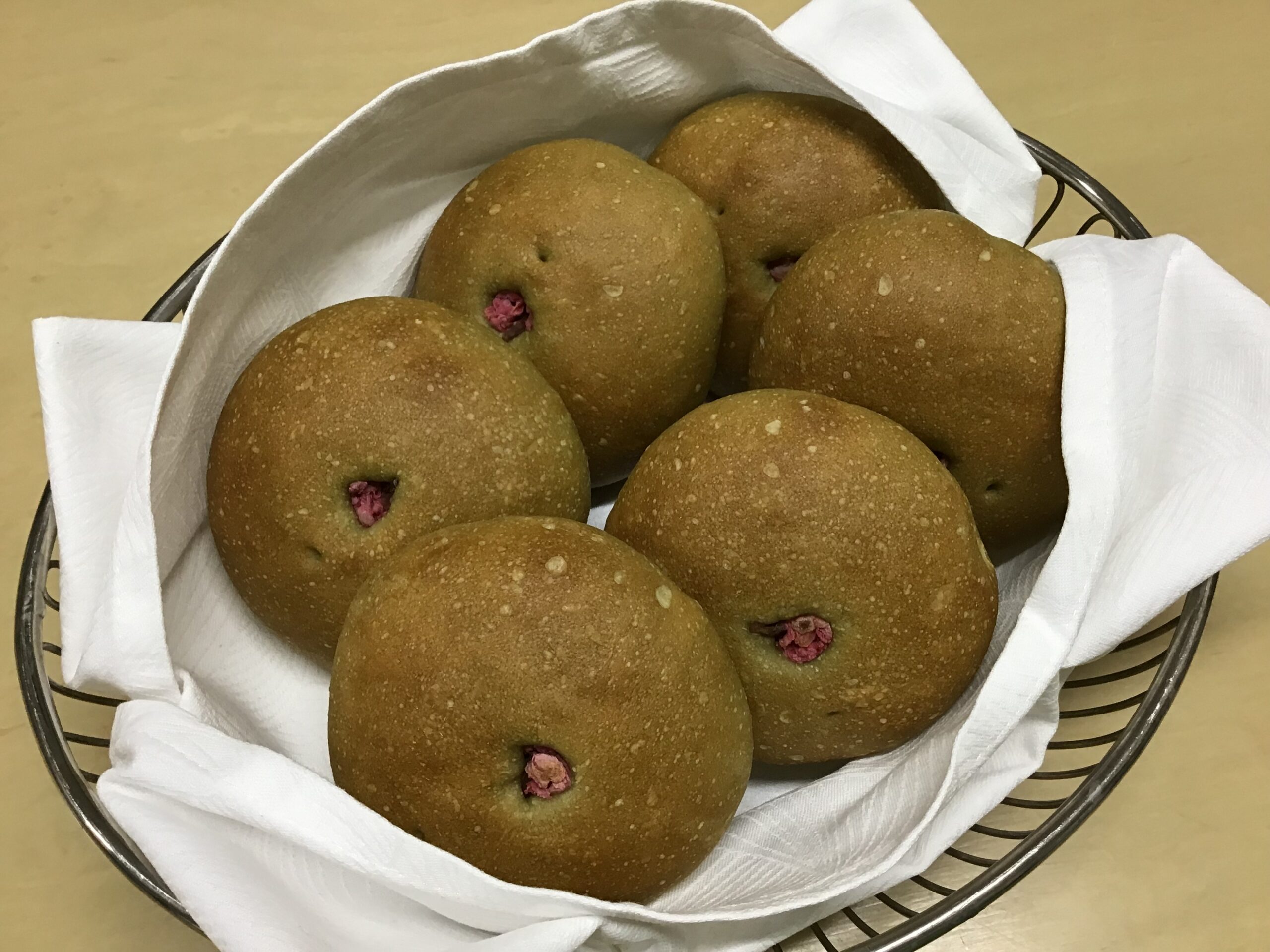 えっ！？畳が餡パンに！？